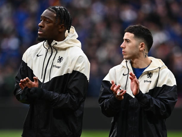 Duo Chelsea, Axel Disasi dan Enzo Fernandez, harus berurusan dengan masalah kebugaran
