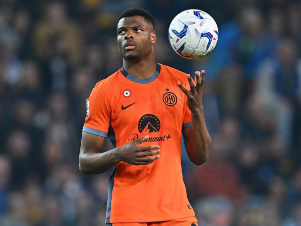 Denzel Dumfries.
