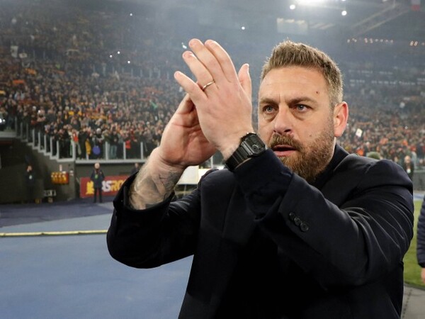 AS Roma resmi mengumumkan bahwa manajer Daniele De Rossi baru saja mendapatkan perpanjangan kontrak sampai tahun 2025 / via Getty Images