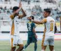 Ricky Kambuaya Senang Bantu Dewa United FC Menang di Surabaya