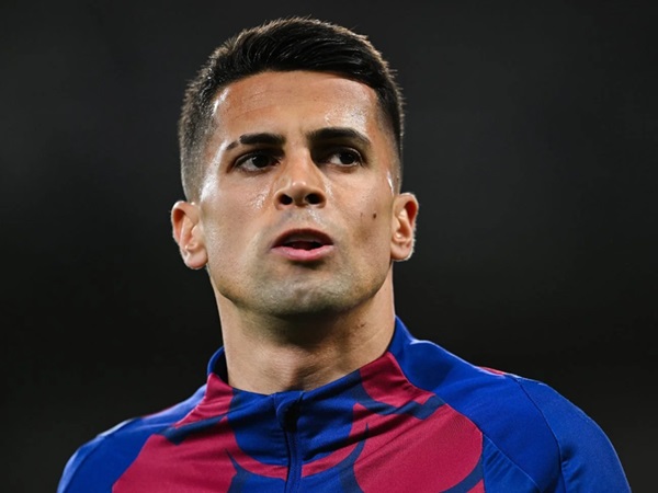 Barcelona Disingkirkan PSG, Masa Depan Cancelo Diragukan