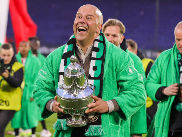 Direktur Teknis Feyenoord Tanggapi Ketertarikan Liverpool Pada Arne Slot