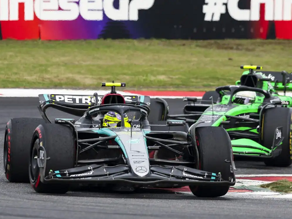 Toto Wolff sebut eksperimen Mercedes kepada Hamilton di GP China temui kegagalan.