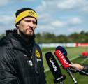 Gregor Kobel Ingin Dortmund Berikan 100% Agar Finis di 4 Besar Bundesliga