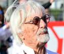 Bernie Ecclestone Mempertanyakan Keputusan Hamilton ke Ferrari