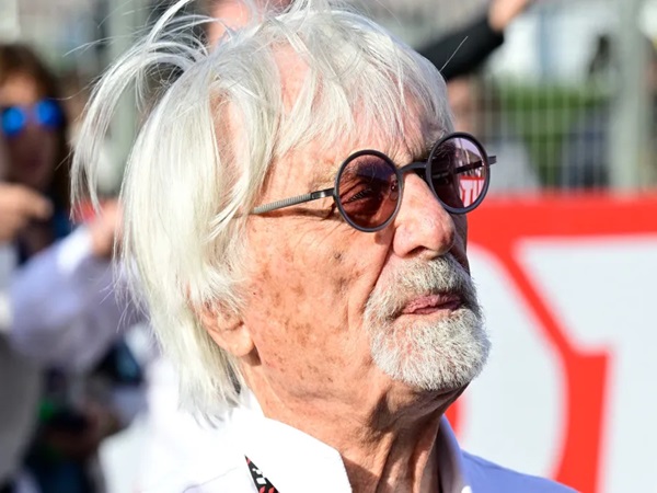 Bernie Ecclestone Mempertanyakan Keputusan Hamilton ke Ferrari