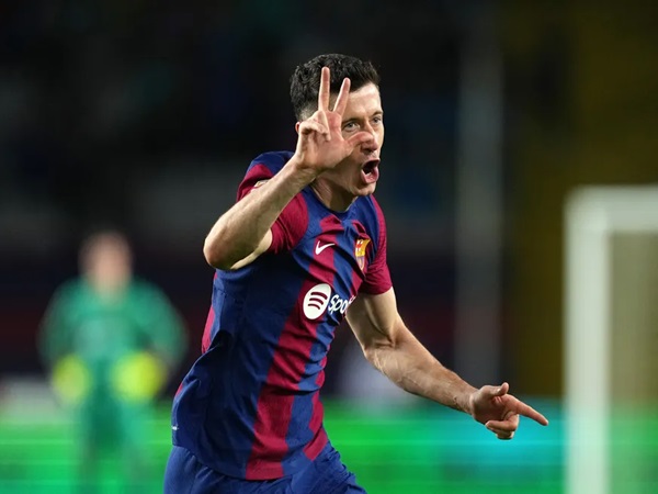 Robert Lewandowski Senang Setelah Antarkan Barcelona Kalahkan Valencia