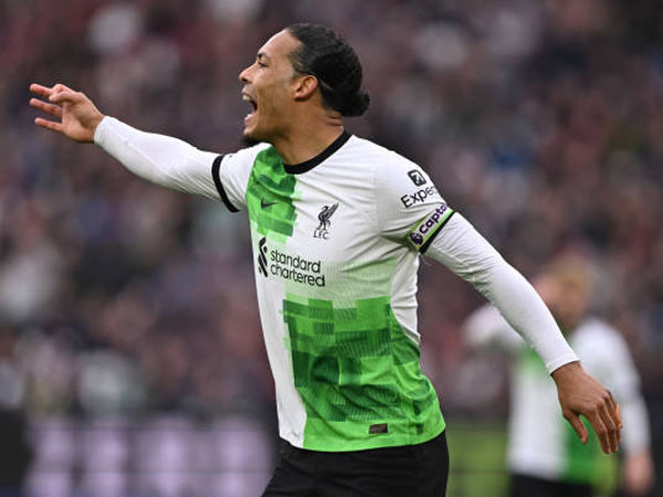 Diminati Bayern dan Klub Saudi, Virgil van Dijk Tinggalkan Liverpool?