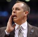 Pemilik Suns Menolak Akan Mempertahankan Frank Vogel