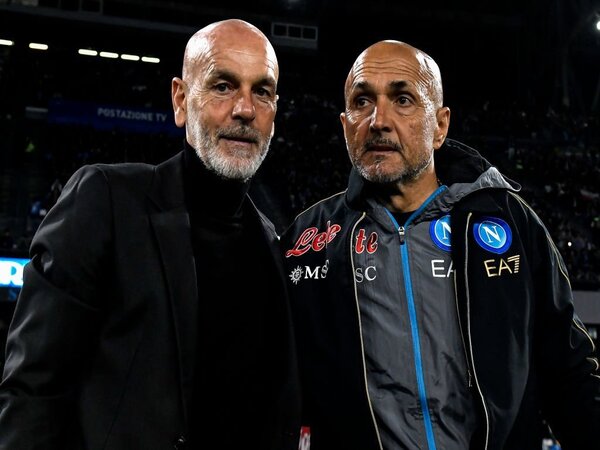 Stefano Pioli kini dilaporkan menjadi kandidat nomor satu untuk menjadi pelatih baru Napoli mulai musim depan / via Getty Images