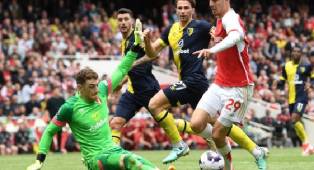 Mark Travers Komentari Hadiah Penalti Kontroversial untuk Arsenal