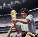 Trofi Bola Emas Diego Maradona Akan Dilelang di Prancis