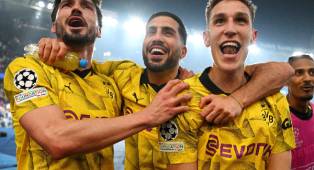Sundulan Mats Hummels Antarkan Borussia Dortmund ke Final Liga Champions