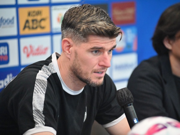 Bek Persib, Nick Kuipers