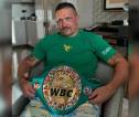 Pamer Dengan Sabuk WBC, Oleksandr Usyk: "Selamat Datang Di Keluarga!"