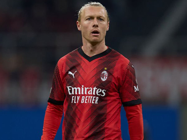 Simon Kjaer.