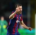Robert Lewandowski Akan Bertahan Bersama Barcelona