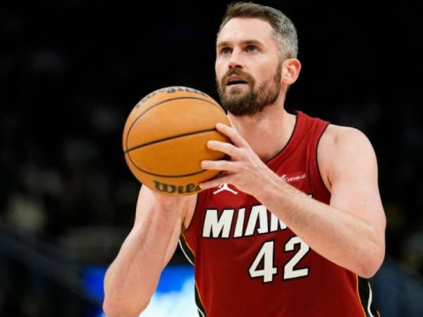 Pada tahap kariernya saat ini, Kevin Love masih menjadi rebounder yang kuat dan memiliki tembakan jarak jauh yang mumpuni. (Foto: AP)