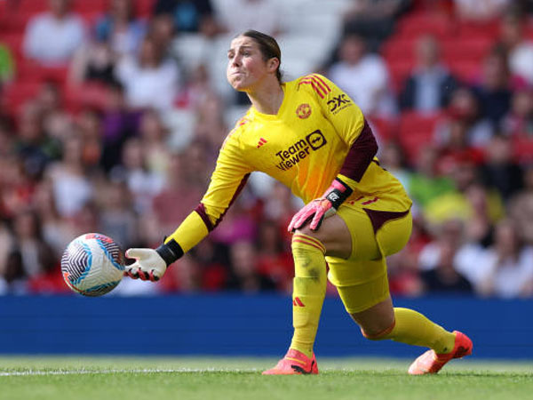 Tinggalkan Manchester United, Mary Earps Resmi Gabung PSG
