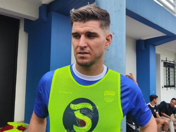 Bek Persib, Nick Kuipers