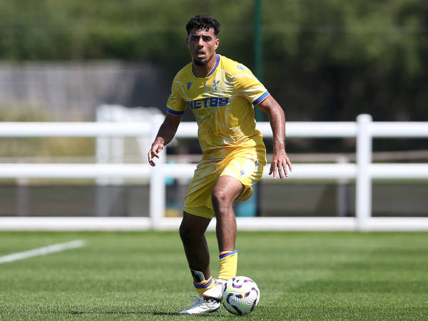 Chadi Riad Menyita Perhatian di Pramusim Crystal Palace