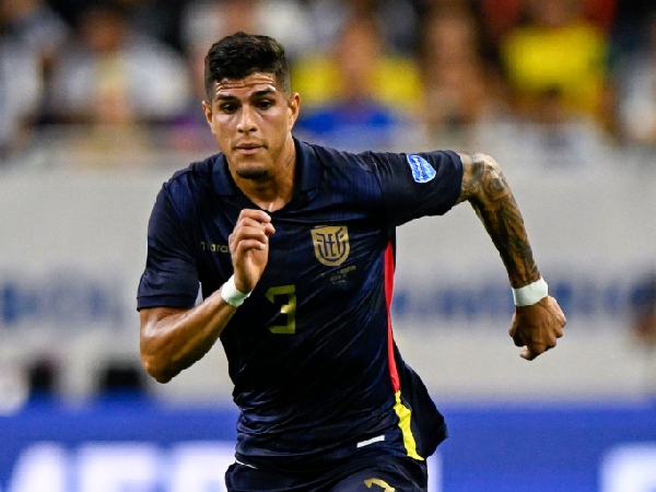 Arsenal sempat mempertimbangkan bek Bayer Leverkusen, Piero Hincapie
