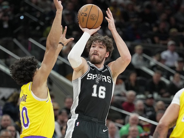 Cedi Osman tolak tawaran Lakers dan pilih bergabung dengan Panathinaikos.
