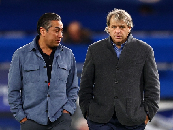 Dua pemilik Chelsea, Behdad Eghbali dan Todd Boehly