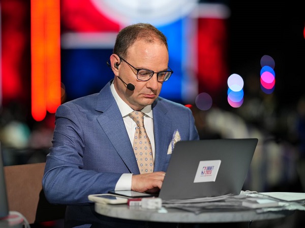 Shaq terkesan dengan kinerja Adrian Wojnarowski.