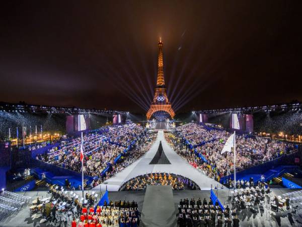Sekitar 24,5 juta pemirsa (lebih dari sepertiga dari 68 juta penduduk Prancis) menyaksikan upacara pembukaan Olimpiade Paris. (Foto: AP)