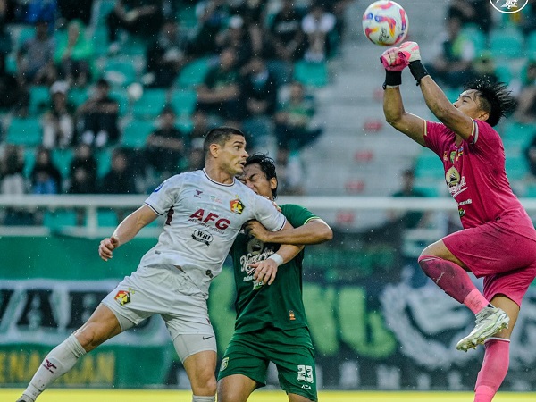 Kiper Persebaya Surabaya, Ernando Ari dipercaya jadi kapten di laga kontra Persik Kediri