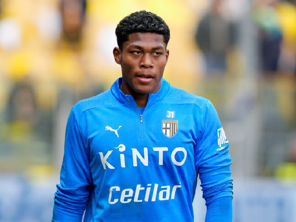 Chelsea berencana menggantikan Robert Sanchez dengan Zion Suzuki
