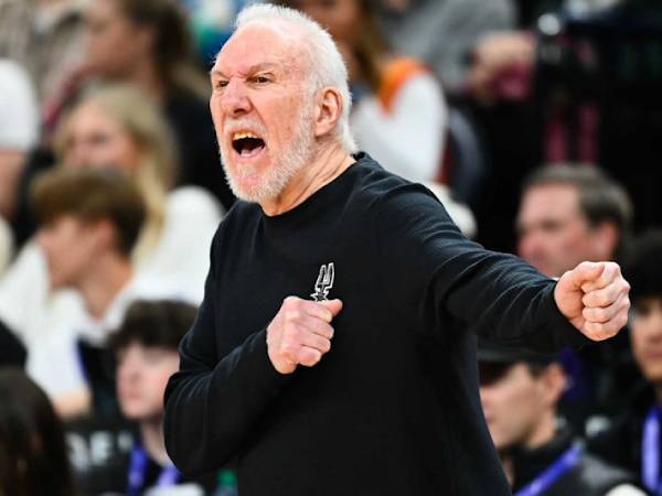 Gregg Popovich, 75 tahun, belum pernah melatih dalam sebuah pertandingan sejak menderita "stroke ringan" pada 2 November. (Foto: AP)