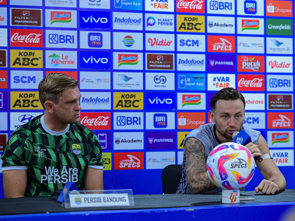 Gelandang Persib, Marc Klok