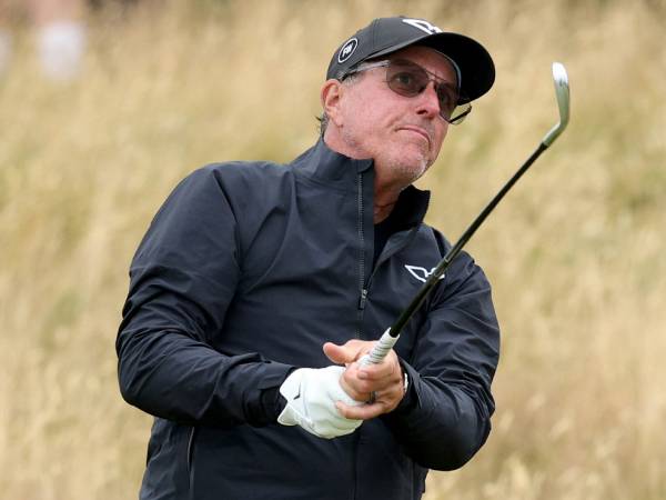 Phil Mickelson sebelumnya bermain di setiap turnamen di LIV Golf League. (Foto: Golf Digest)