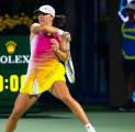 Tampil Tanpa Ampun, Iga Swiatek Habisi Victoria Azarenka Di Dubai