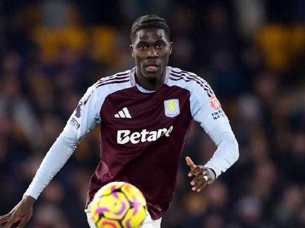 Gelandang Aston Villa, Amadou Onana