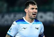 Defender Andalan Lazio Dikhawatirkan Absen Kontra AC Milan