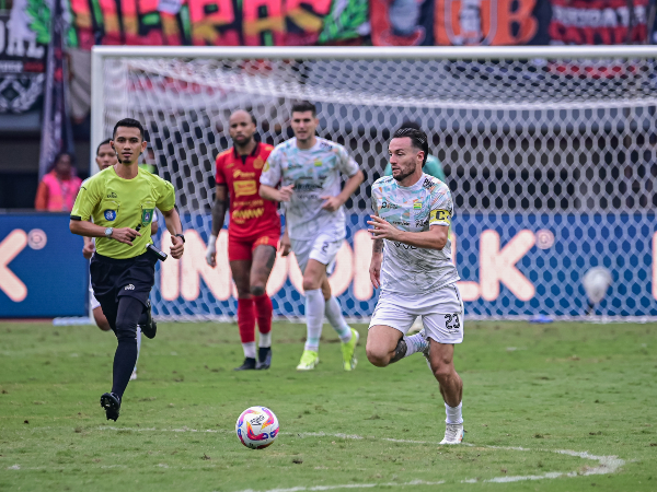Gelandang Persib, Marc Klok