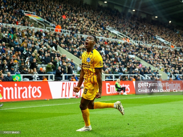 Danny Welbeck mengantarkan Brighton ke perempat final Piala FA