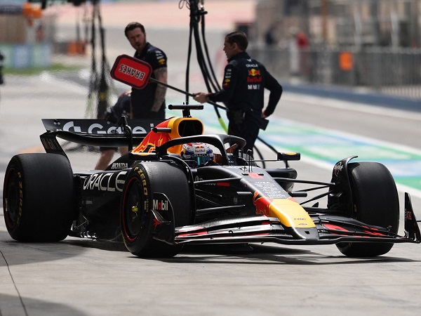Pierre Wache sebut McLaren dan Ferrari berpotensi jadi lawan berat Red Bull.