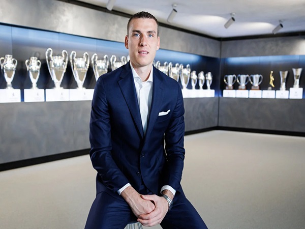 Andriy Lunin Menjadi Bidikan Manchester United