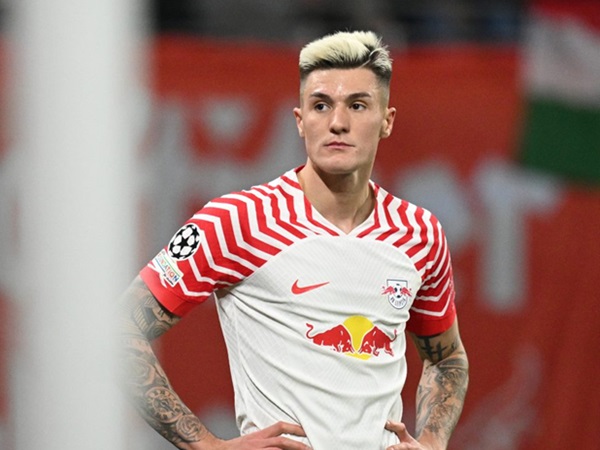 Barcelona Terus Memantau Permainan Penyerang Leipzig