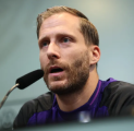 Oliver Baumann Coba Realistis untuk Jadi Kiper Utama Timnas Jerman