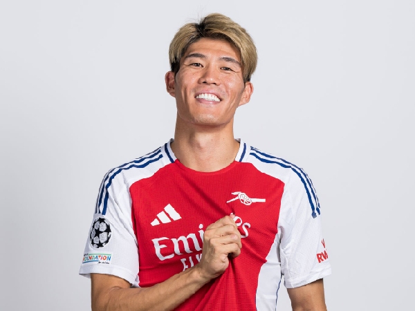 Barcelona membidik bek Arsenal, Takehiro Tomiyasu