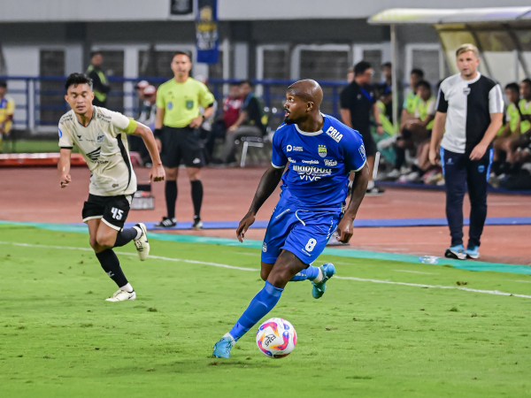 Penyerang Persib, Gervane Kastaneer