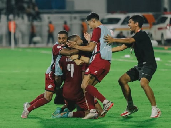 Kapten tim PSM Makassar, Yuran Fernandes merayakan gol ke gawang klub Vietnam