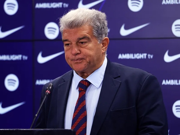 Joan Laporta Bahas Masalah Pendaftaran Dani Olmo dan Pau Victor
