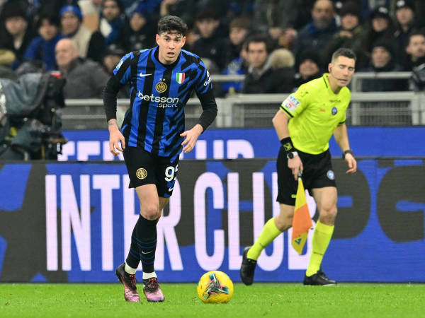 Tempatkan Dirinya Dalam Daftar, Alessandro Bastoni Ungkap Bek Favoritnya