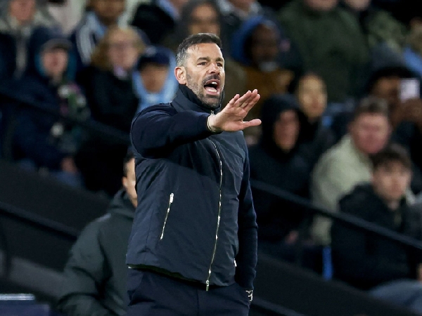 Manajer Leicester City, Ruud van Nistelrooy, sedang menyiapkan pertandingan melawan Newcastle